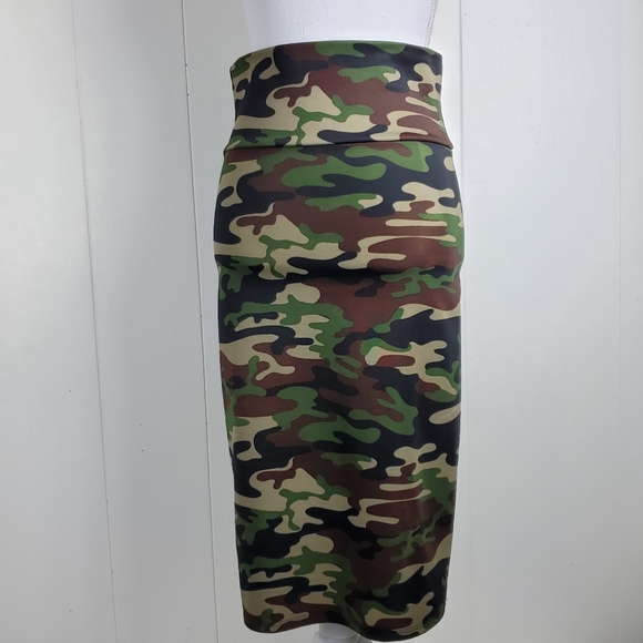 Agnes & Dora Dresses & Skirts - Agnes and Dora Camouflage hat size small